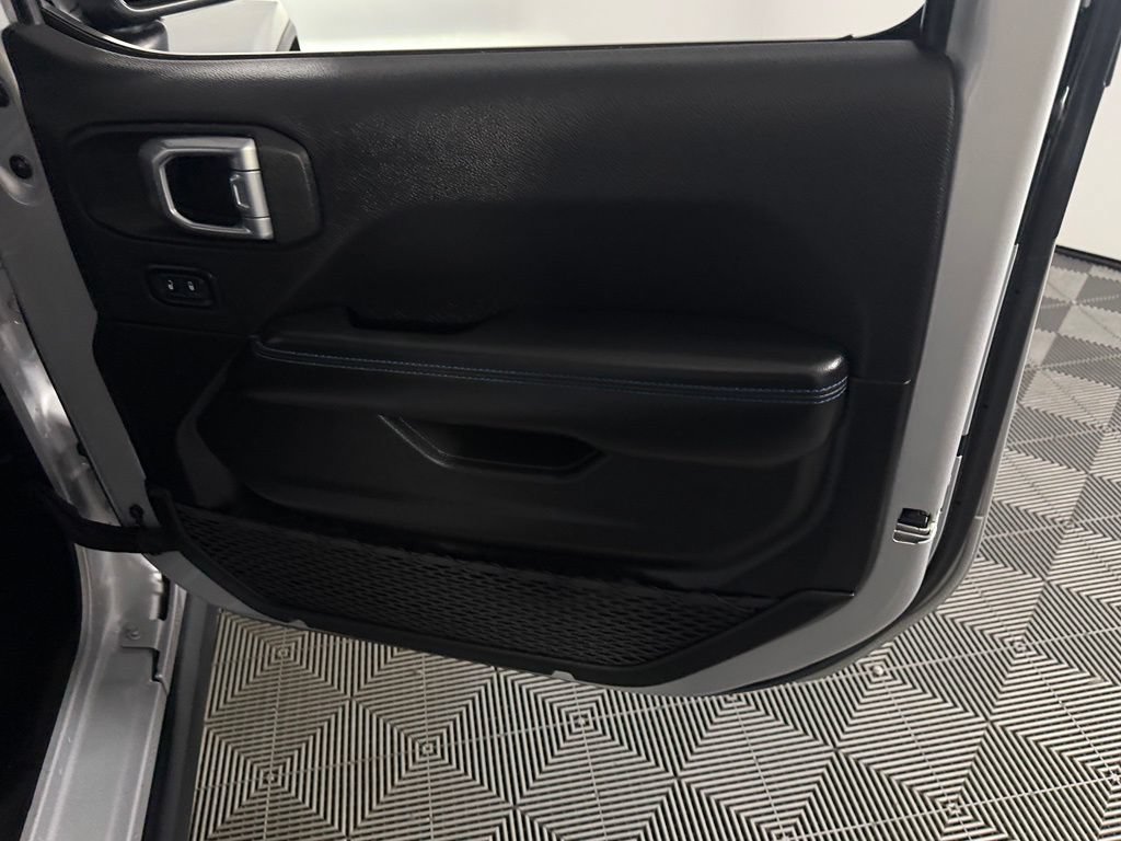 Used 2024 Jeep Wrangler Unlimited Rubicon 4xe AWD/4WD image 36