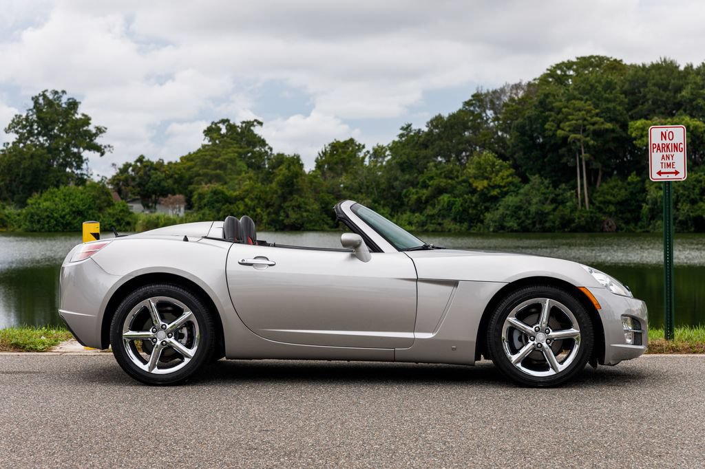 Used 2008 Saturn Sky RWD image 2