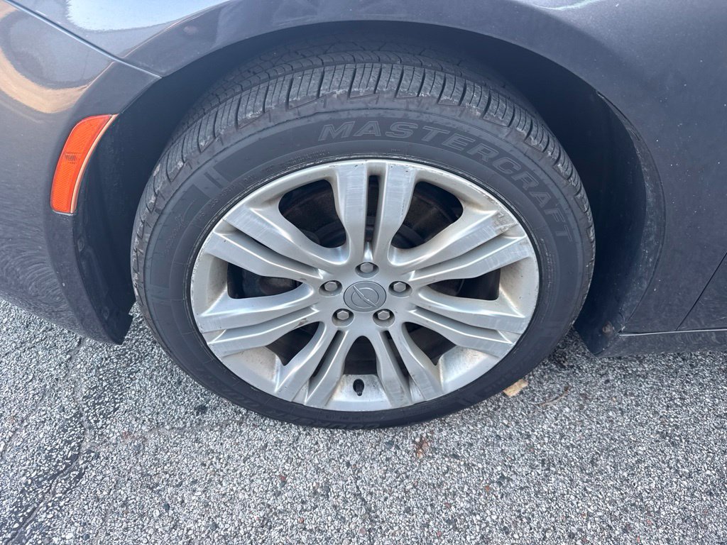 Used 2015 Chrysler 200 Limited w/ Comfort Group FWD image 7