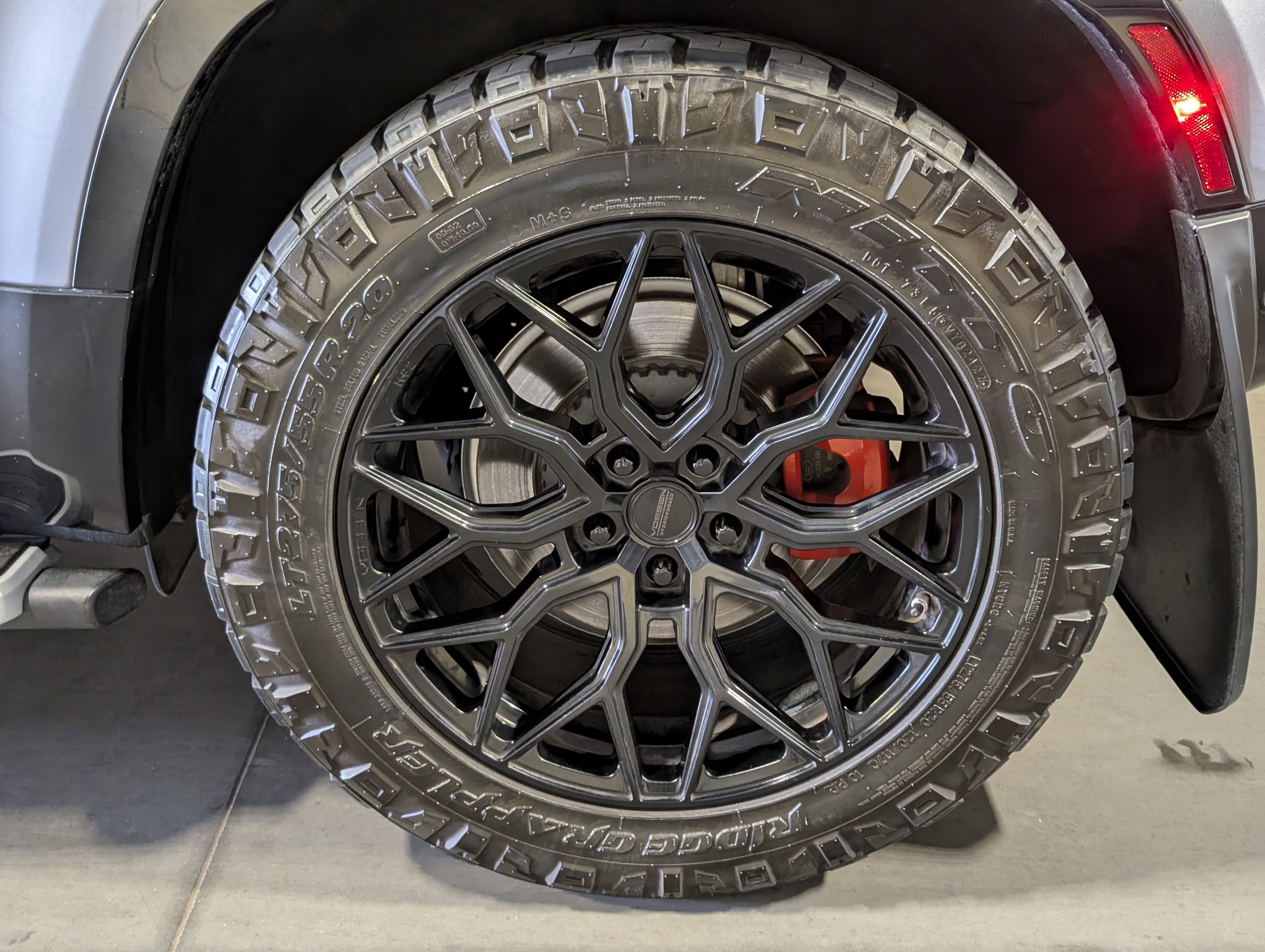 Used 2020 Land Rover Defender 110 X image 13