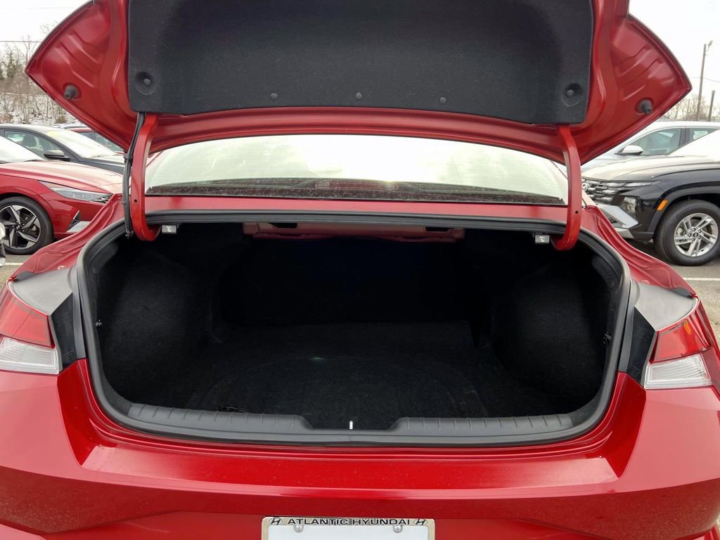 Certified 2023 Hyundai Elantra SEL w/ Convenience Package image 8