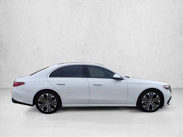 Used 2025 Mercedes-Benz E 350 4MATIC Sedan image 5