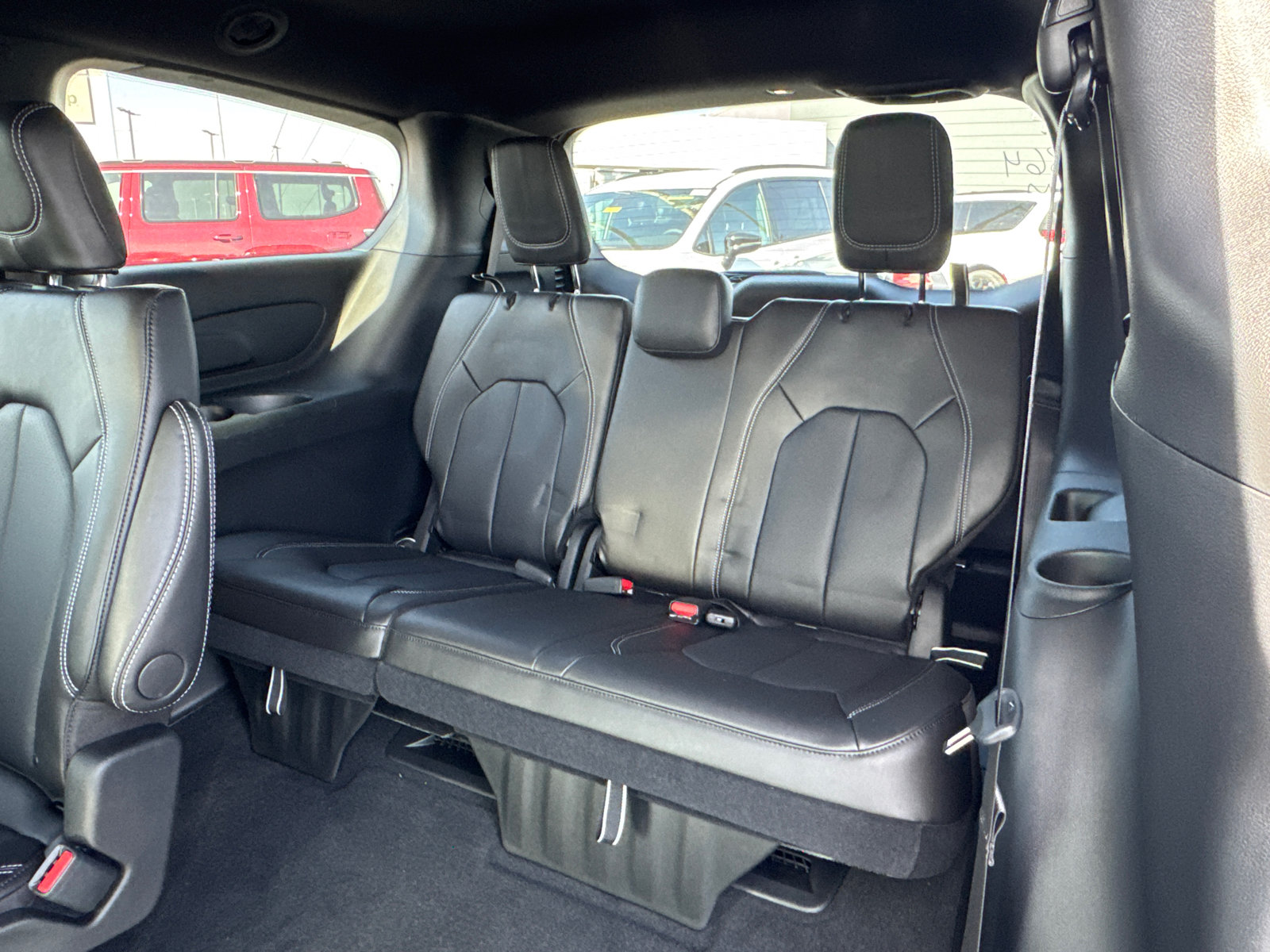 New 2026 Chrysler Pacifica Select w/ S Appearance Package FWD image 6