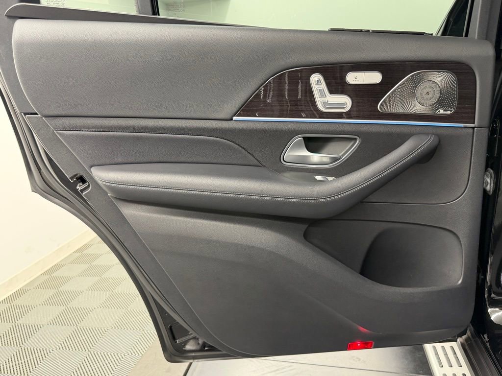 Used 2023 Mercedes-Benz GLS 450 4MATIC image 38