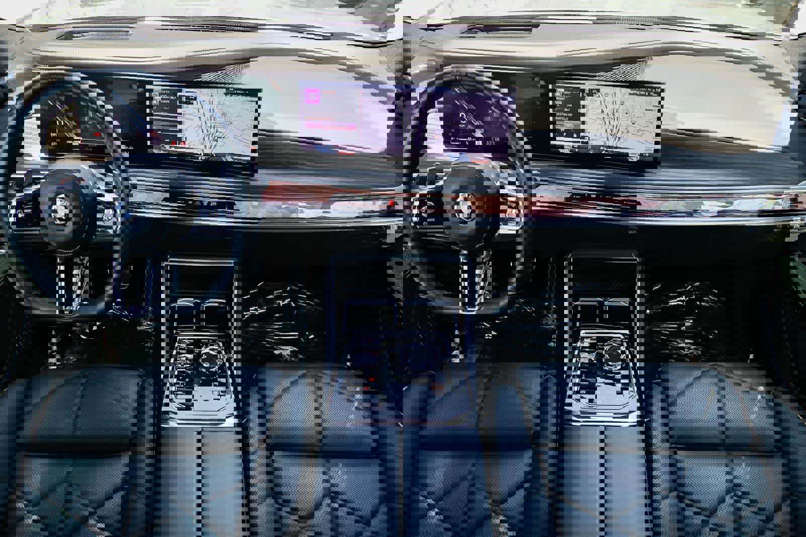 Used 2024 BMW 740i w/ Premium Package image 12