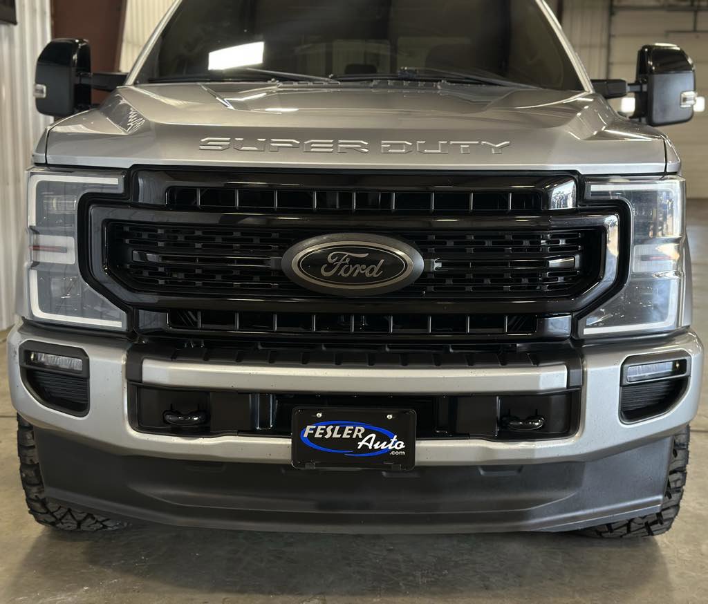 Used 2020 Ford F250 Lariat image 2