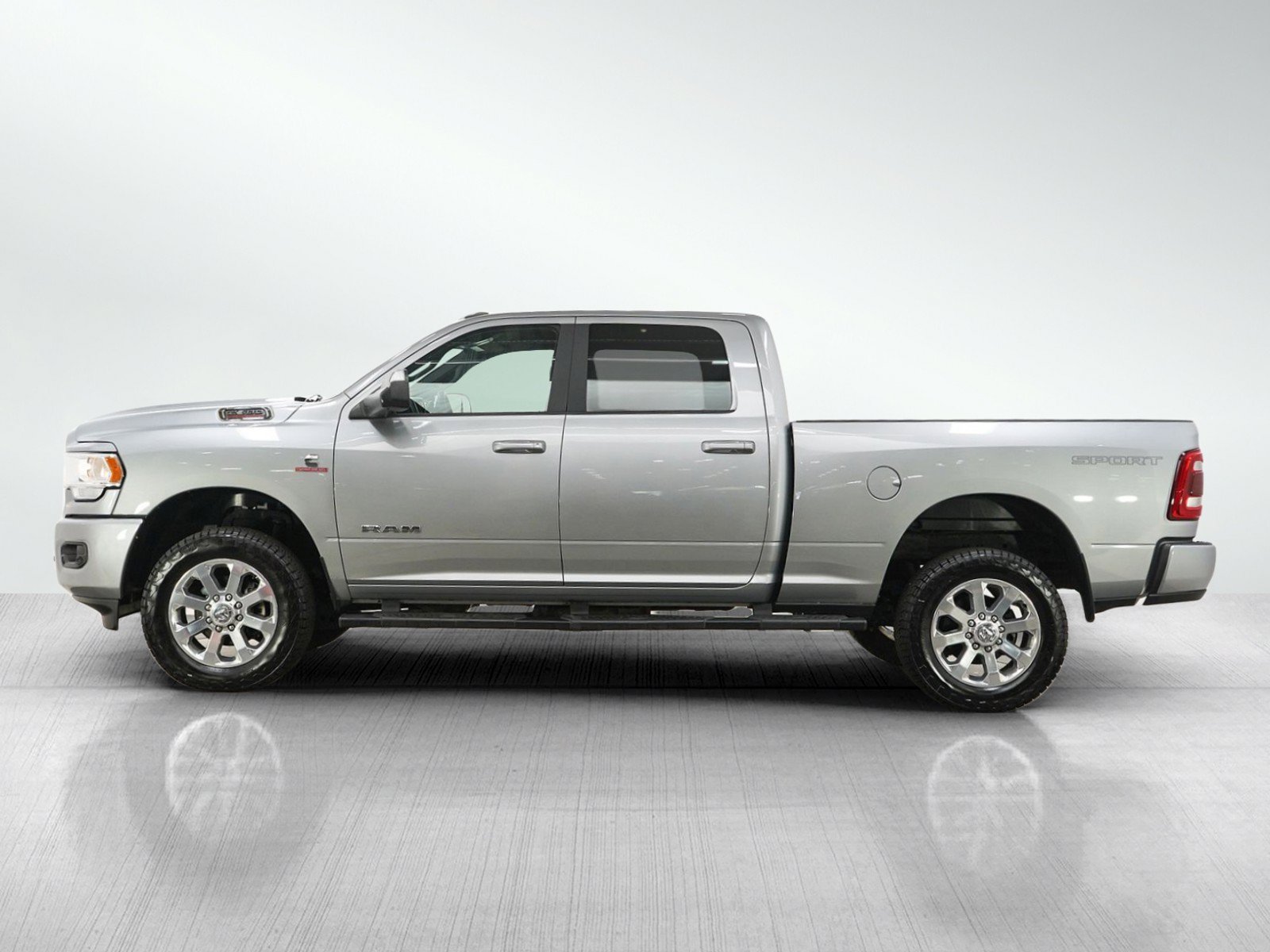 Used 2022 RAM 2500 Big Horn w/ Level C Equiment Group AWD/4WD image 2