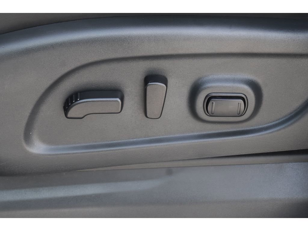 Used 2024 Nissan Titan PRO-4X image 29