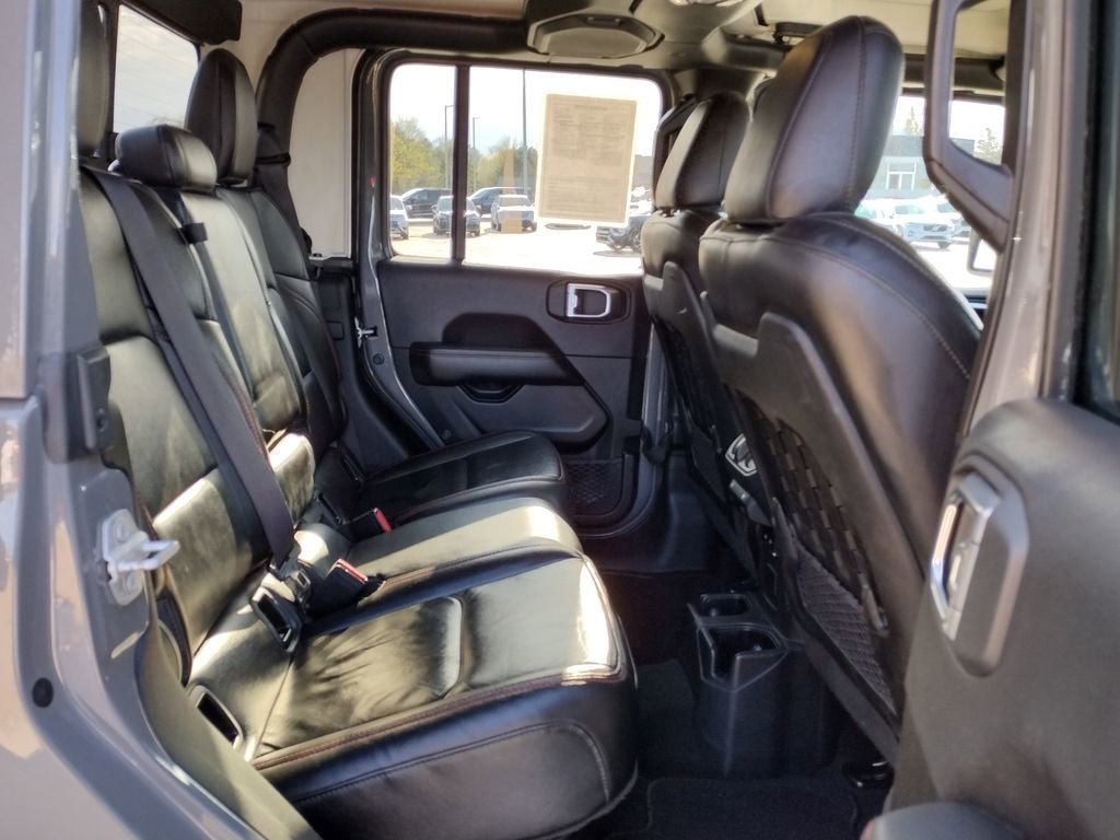 Used 2022 Jeep Gladiator Rubicon w/ LED Lighting Group AWD/4WD image 12