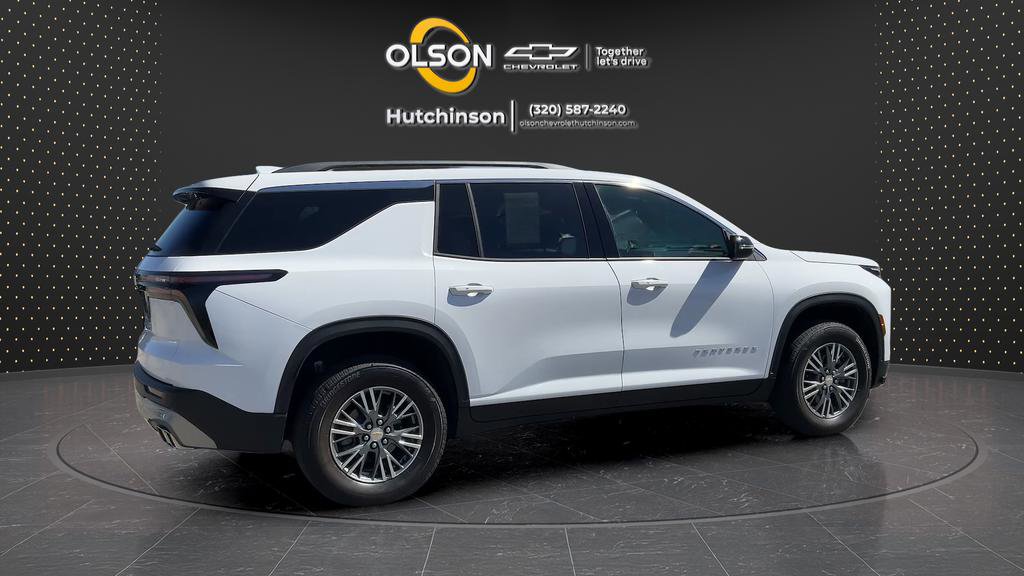 Used 2025 Chevrolet Traverse LT image 7