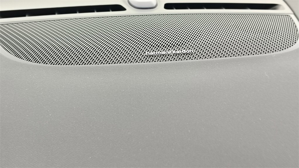 New 2026 Volvo XC40 B5 Plus w/ Climate Package image 20