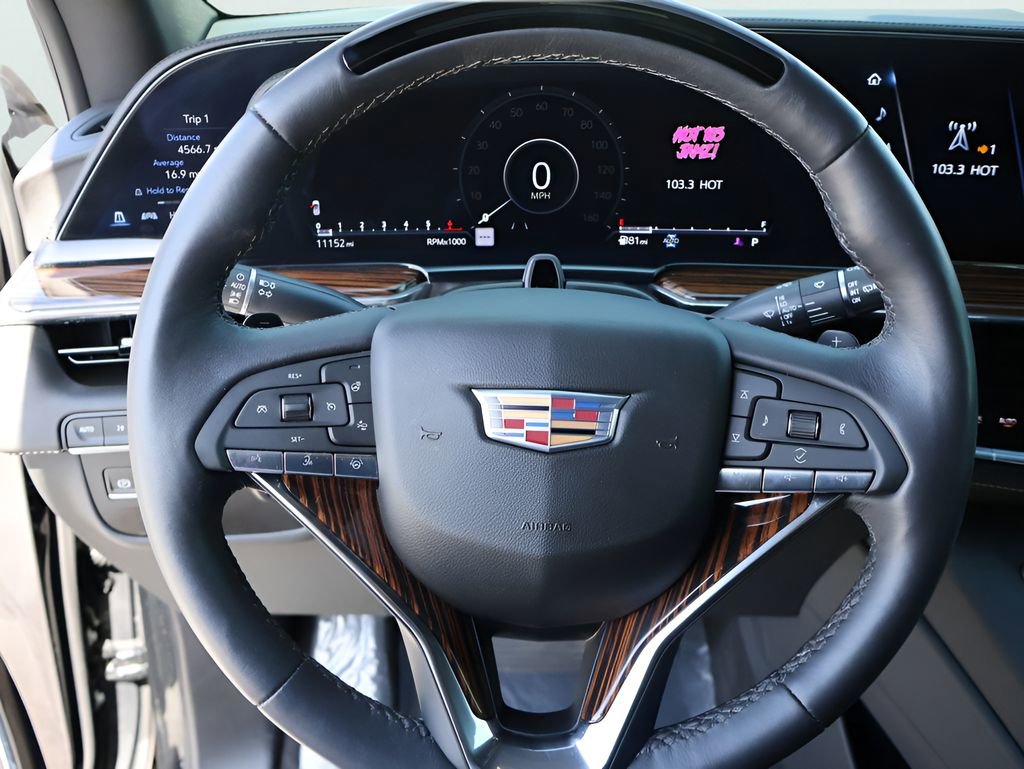Used 2024 Cadillac Escalade Premium Luxury image 35