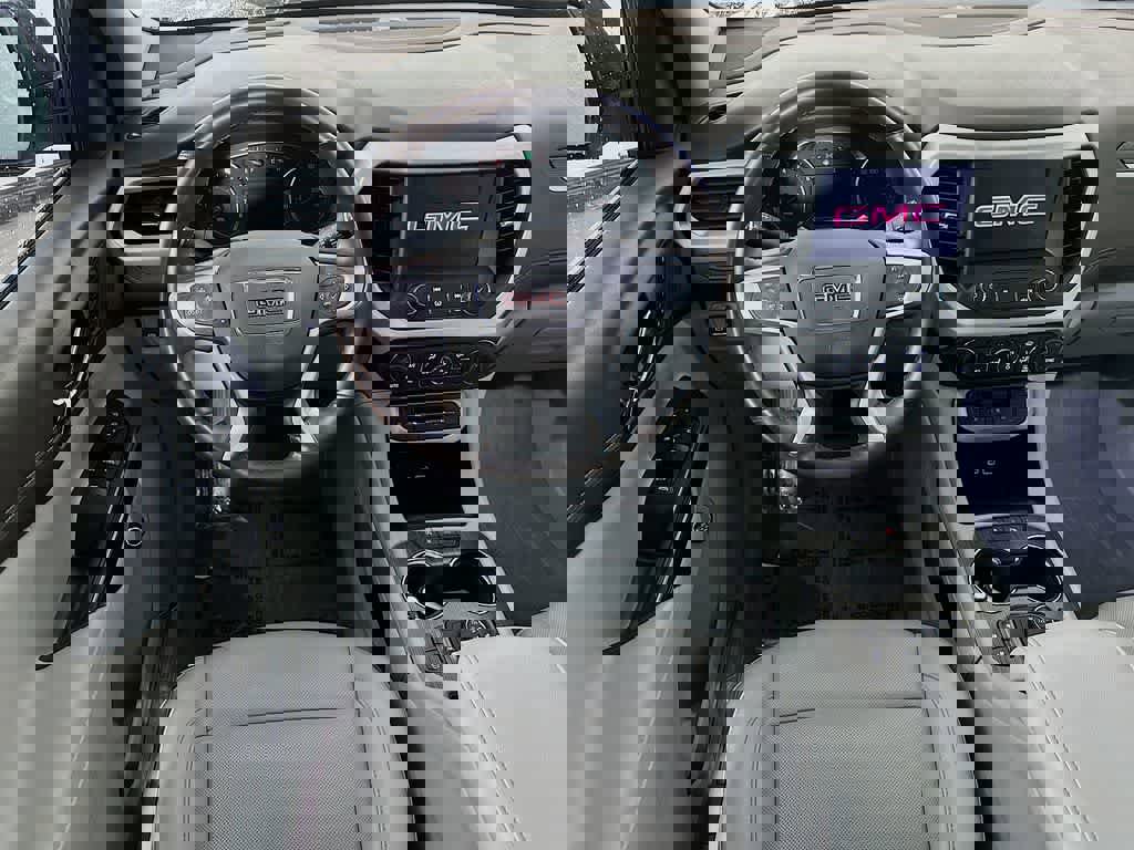 Used 2023 GMC Acadia SLT w/ Preferred Package image 10