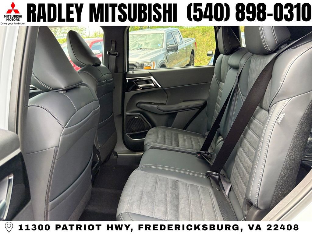 New 2026 Mitsubishi Outlander SE image 11