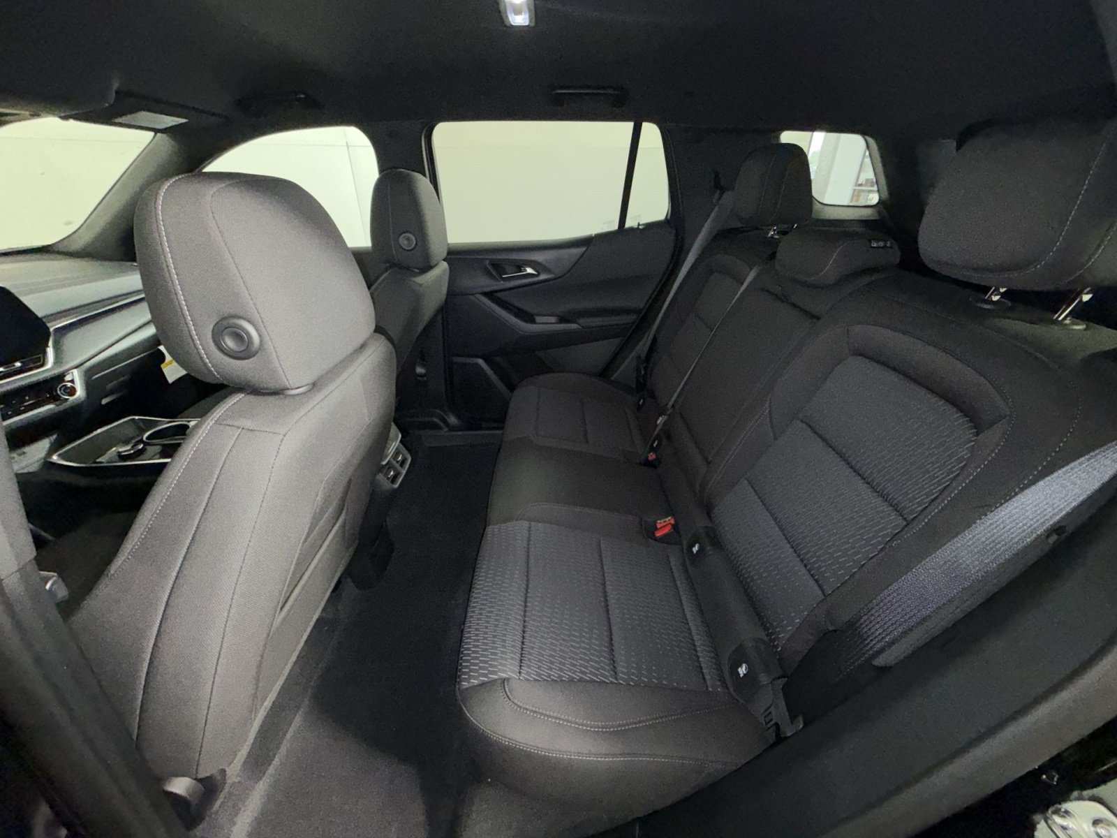 New 2027 Chevrolet Equinox LT w/ Safety and Technology Package FWD image 24