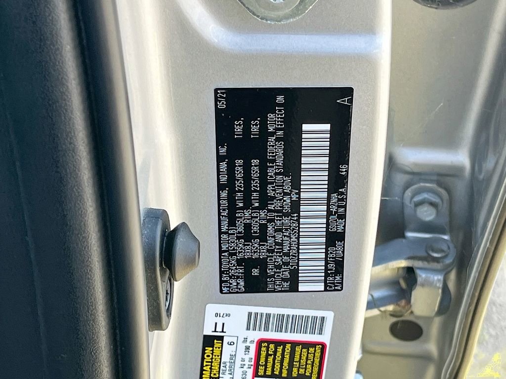 Used 2021 Toyota Highlander LE image 28