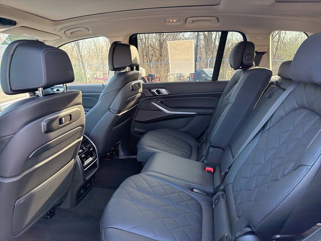 Certified 2024 BMW X7 xDrive40i w/ Premium Package image 14