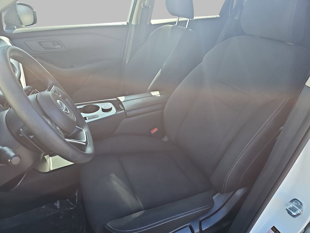 Used 2024 Nissan Rogue S AWD/4WD image 18