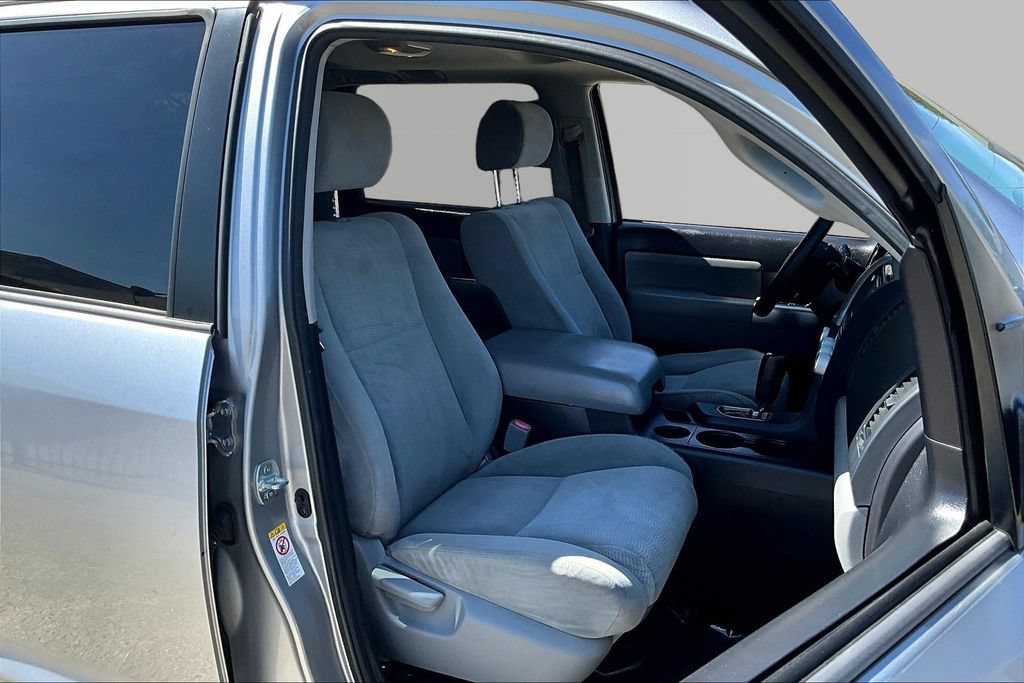 Used 2018 Toyota Sequoia SR5 RWD image 29