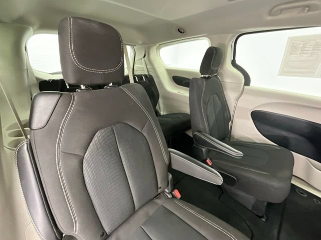Used 2024 Chrysler Voyager LX FWD image 7