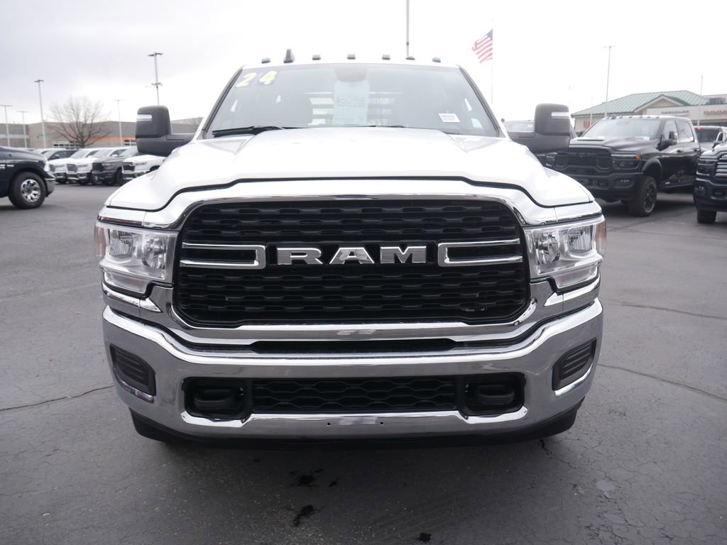 Used 2024 RAM 3500 SLT w/ Quick Order Package 2YG SLT image 3