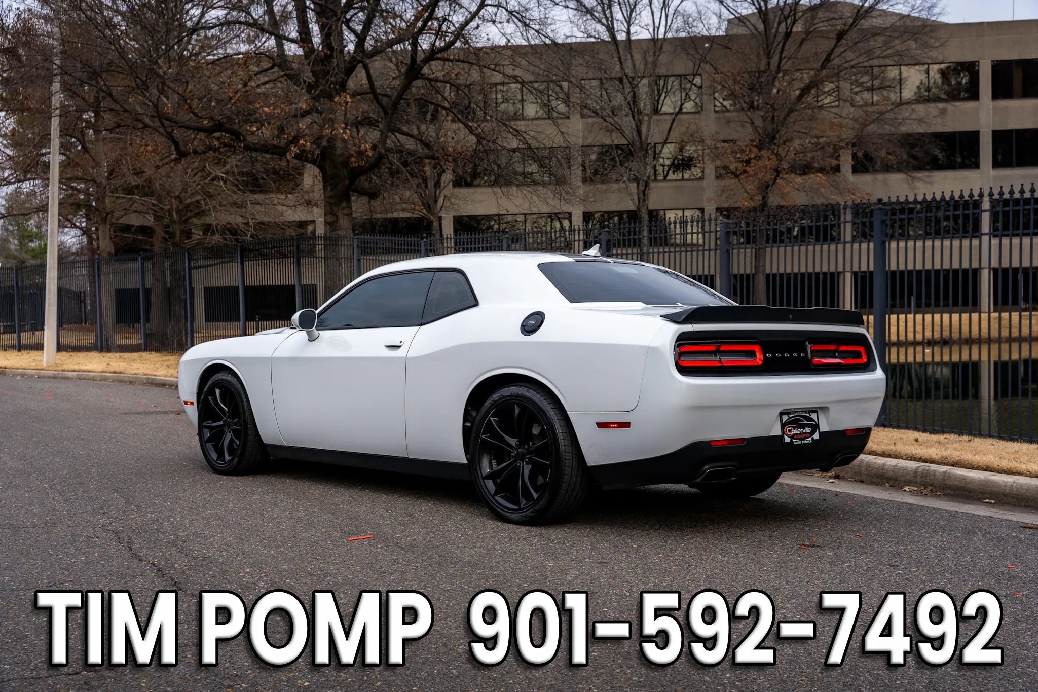 Used 2016 Dodge Challenger SXT w/ Blacktop Package image 8