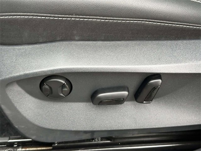 Certified 2022 Volkswagen Taos SE w/ Panoramic Sunroof Package image 16