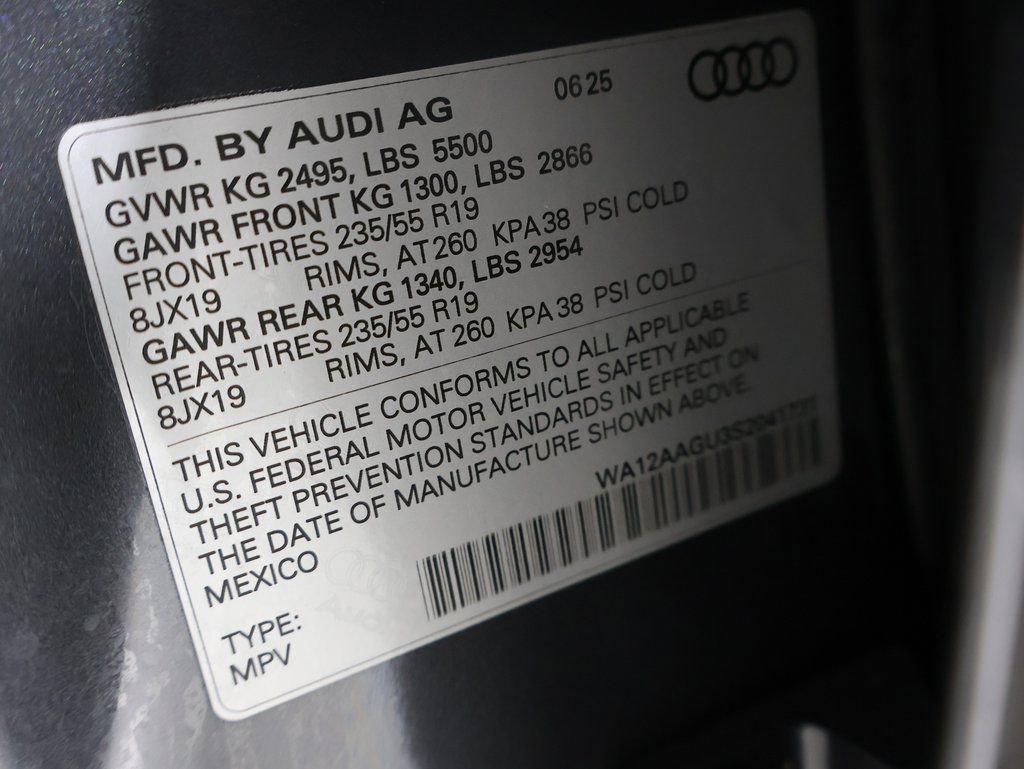 Certified 2025 Audi Q5 Premium Plus w/ Premium Plus image 3