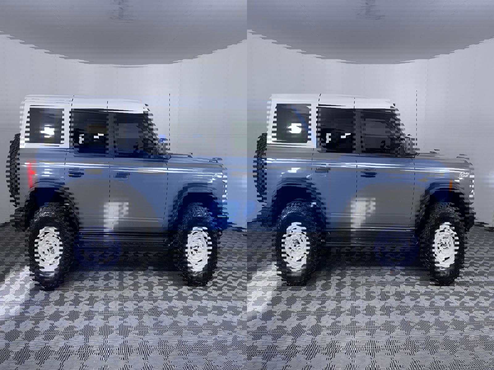 Used 2025 Ford Bronco Heritage Edition image 10