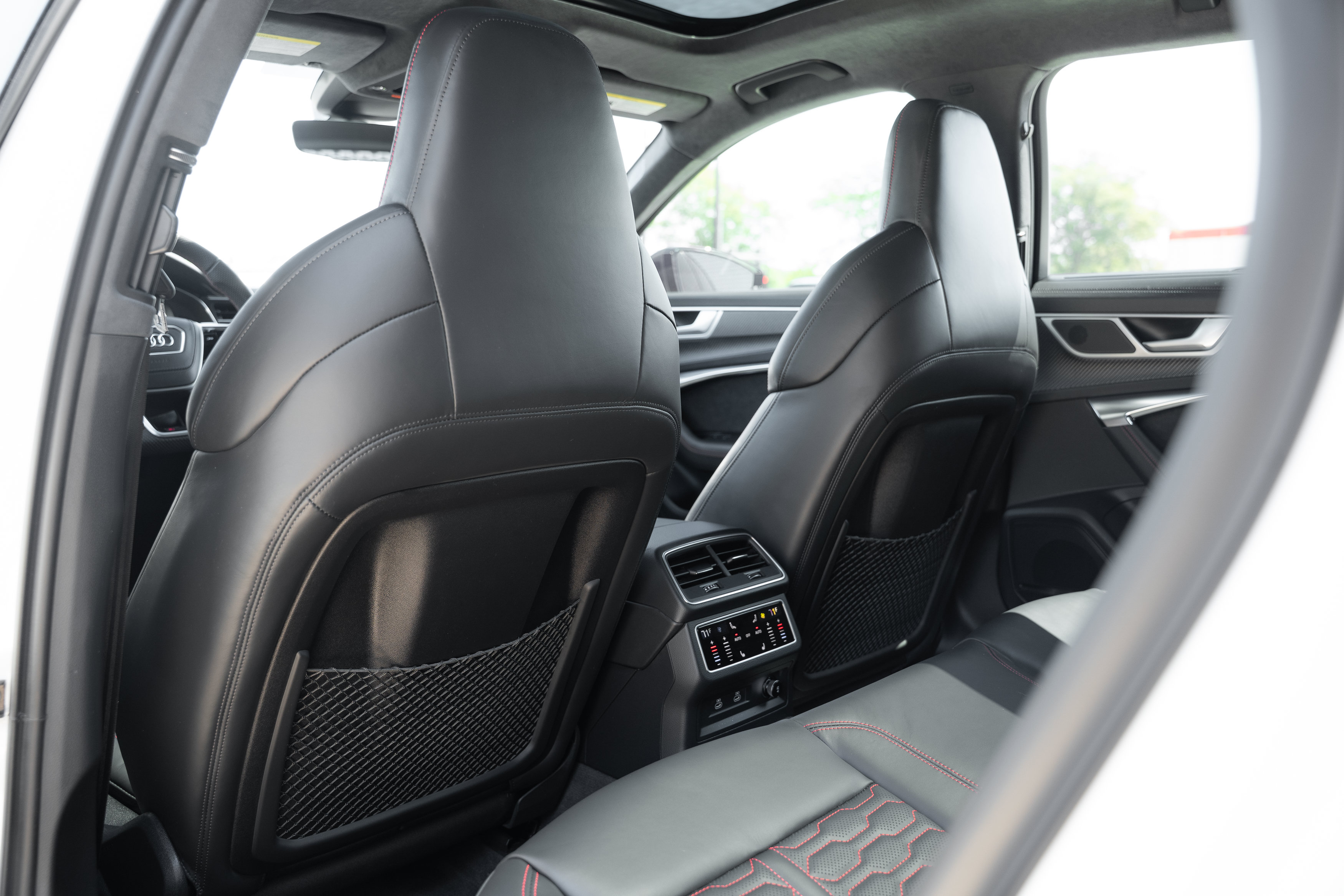 Certified 2025 Audi RS 6 performance AWD/4WD image 32