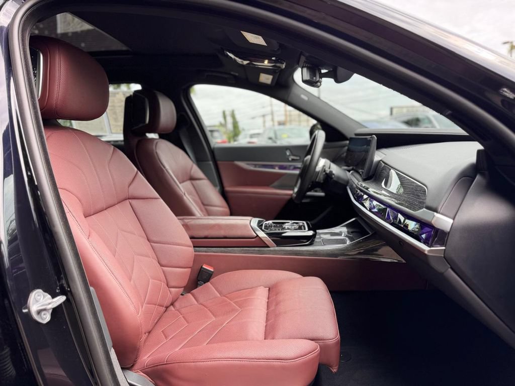 Used 2023 BMW 760i xDrive w/ Parking Assistance Package AWD/4WD image 29