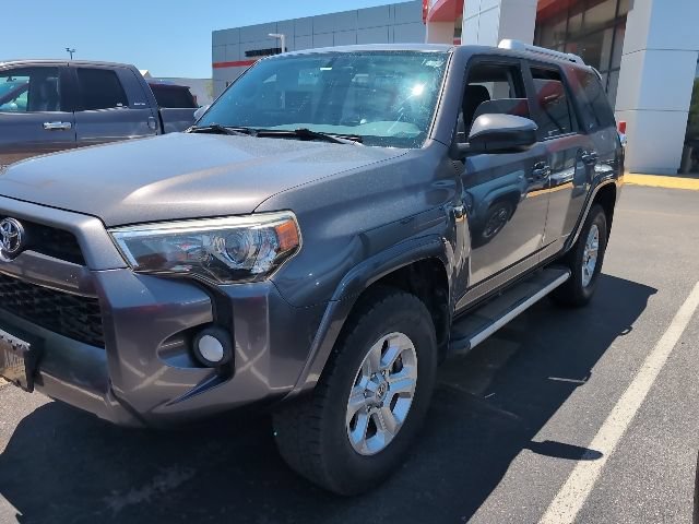 Used 2016 Toyota 4Runner SR5 AWD/4WD image 2