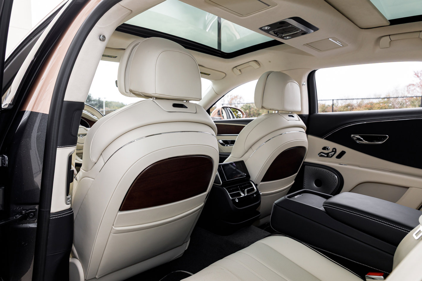 New 2026 Bentley Flying Spur Plug-In Hybrid image 33