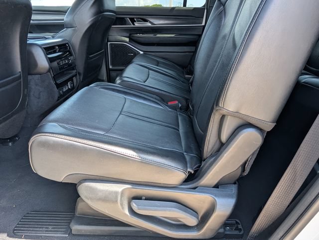 Used 2024 Jeep Wagoneer L Series II RWD image 26