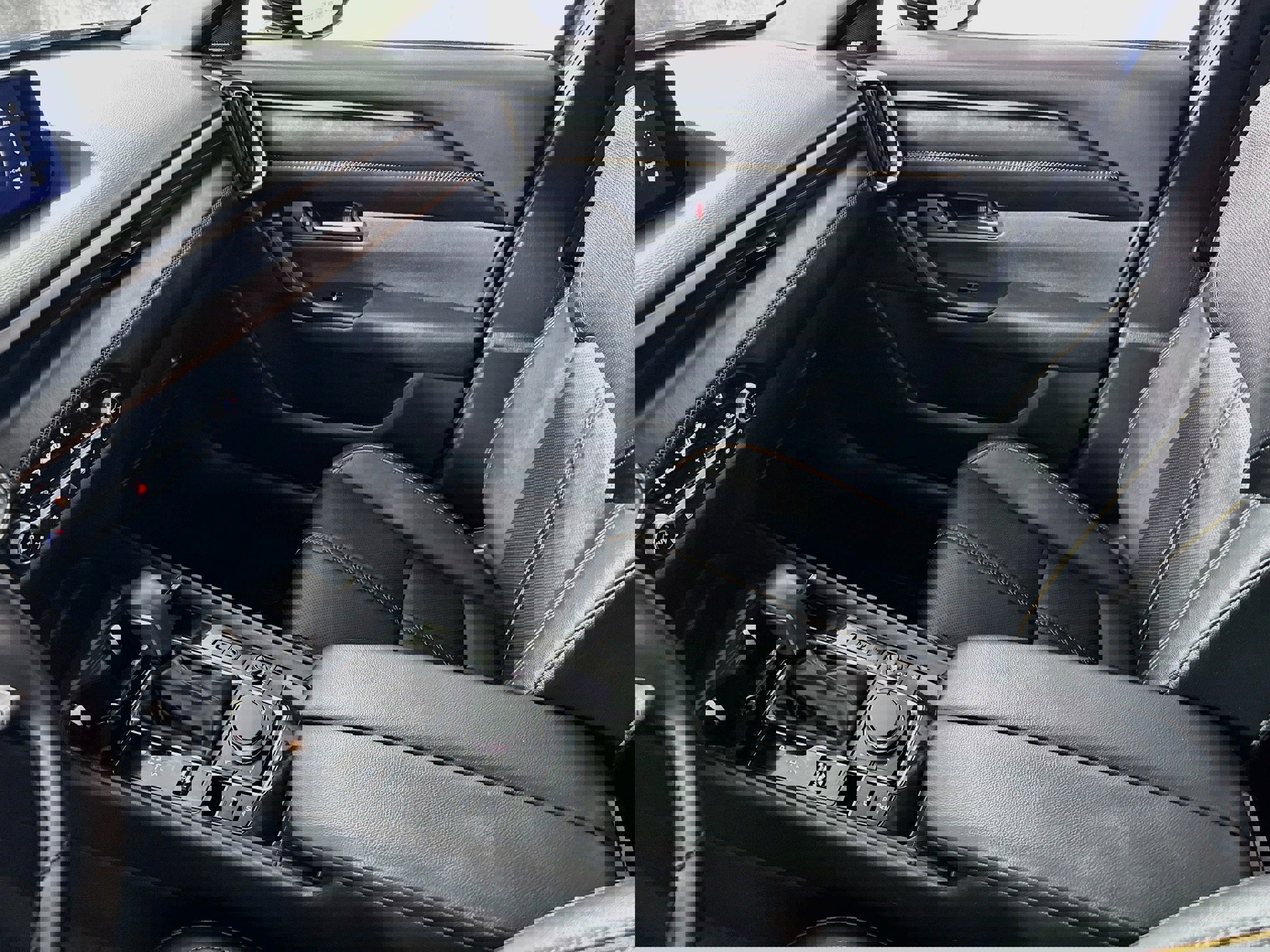 Used 2025 MAZDA CX-50 2.5 Hybrid w/ Premium Plus Pkg image 26