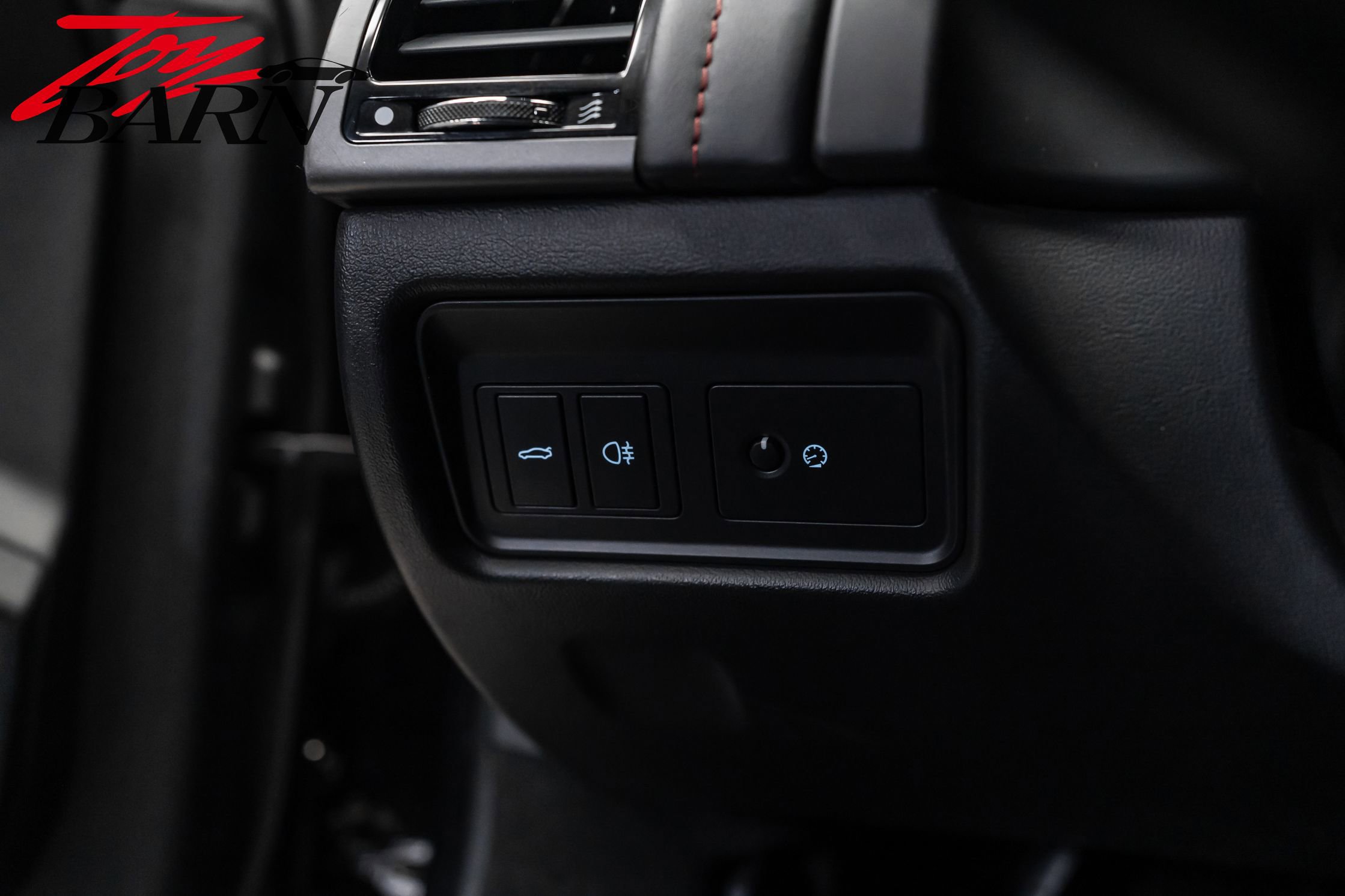 Used 2016 Jaguar F-TYPE R image 31