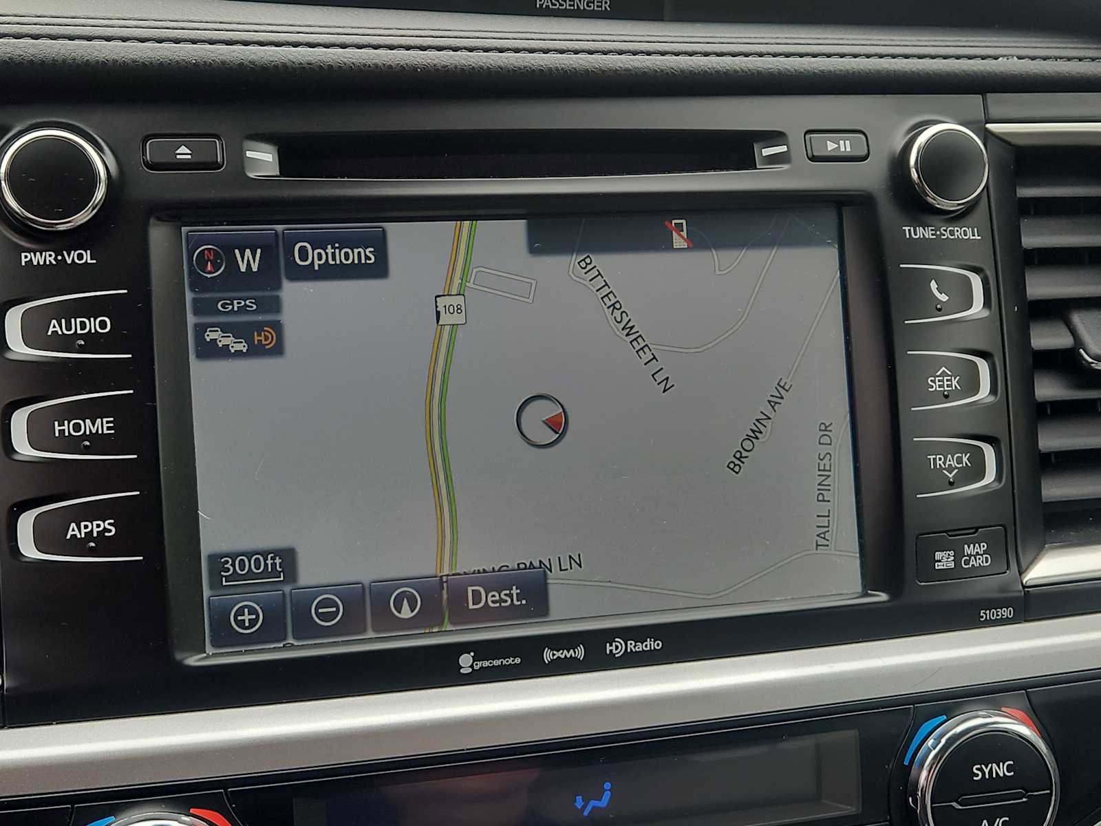 Used 2019 Toyota Highlander XLE AWD/4WD image 28