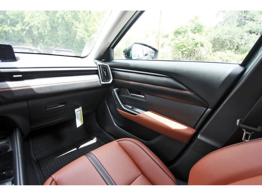 Used 2025 MAZDA CX-50 AWD 2.5 Turbo w/ Weather Package image 9