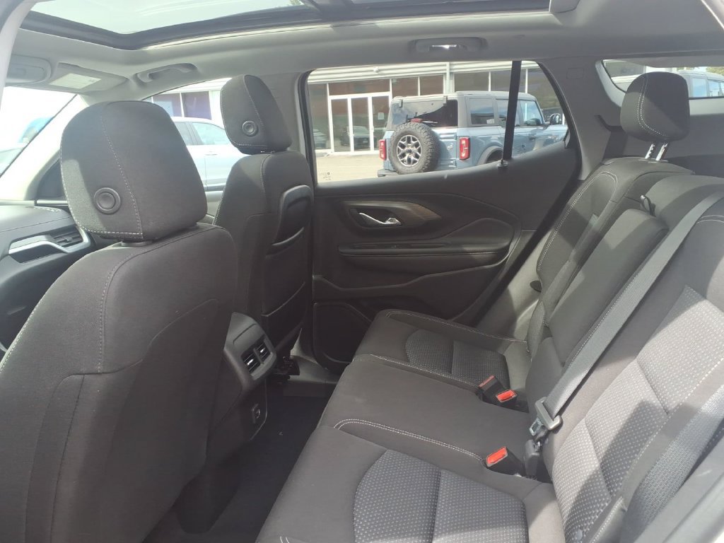 Used 2023 GMC Terrain SLE w/ Driver Convenience Package AWD/4WD image 12