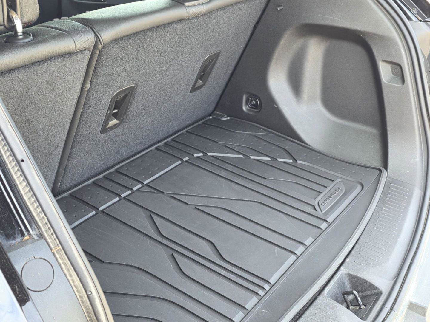 Used 2023 Chevrolet Bolt EUV Premier w/ Sun & Sound Package image 8