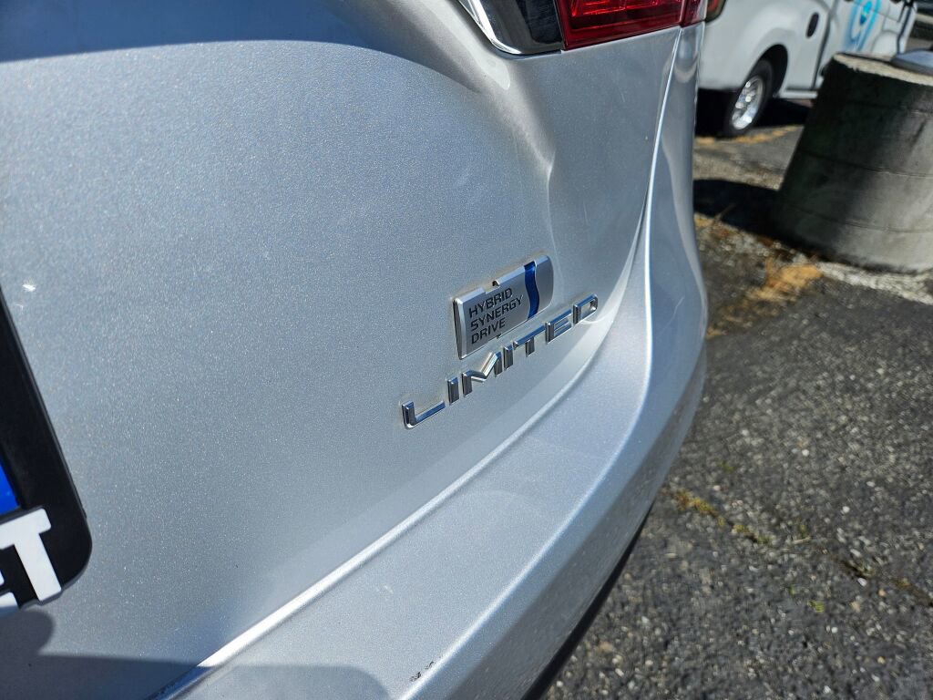 Used 2013 Toyota Avalon Limited image 9