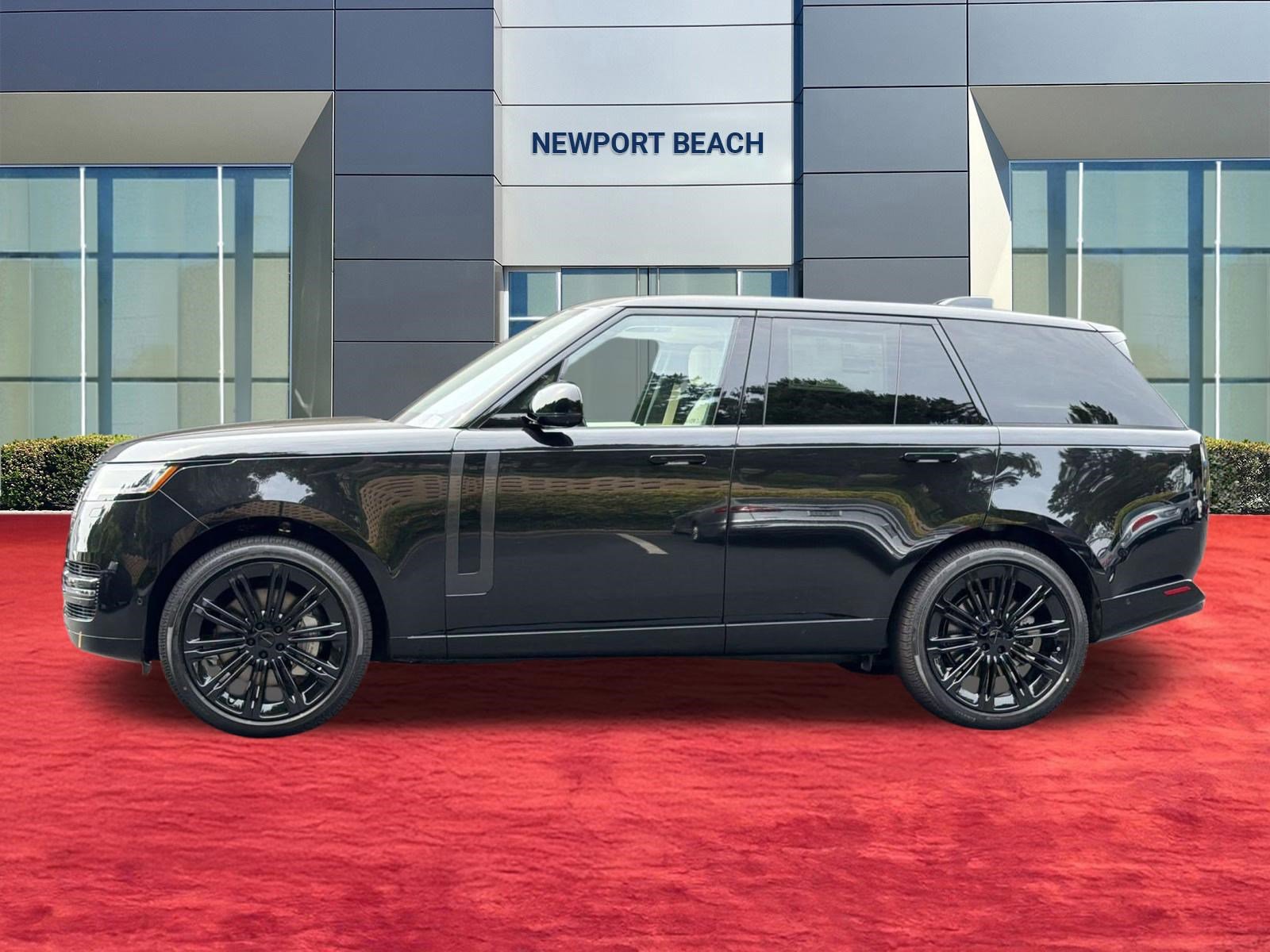 New 2026 Land Rover Range Rover SE image 2