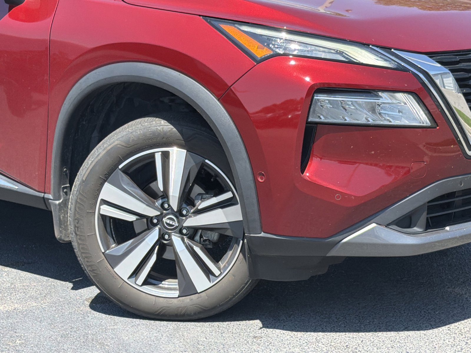 Used 2023 Nissan Rogue SL w/ SL Premium Package AWD/4WD image 3