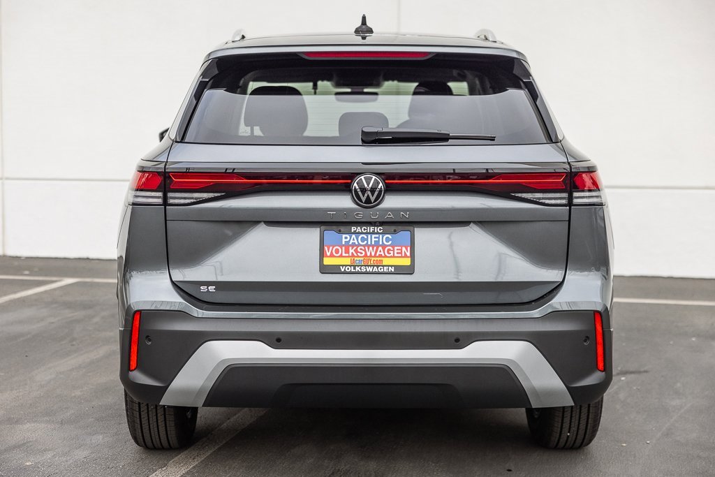 New 2026 Volkswagen Tiguan SE R-Line image 4