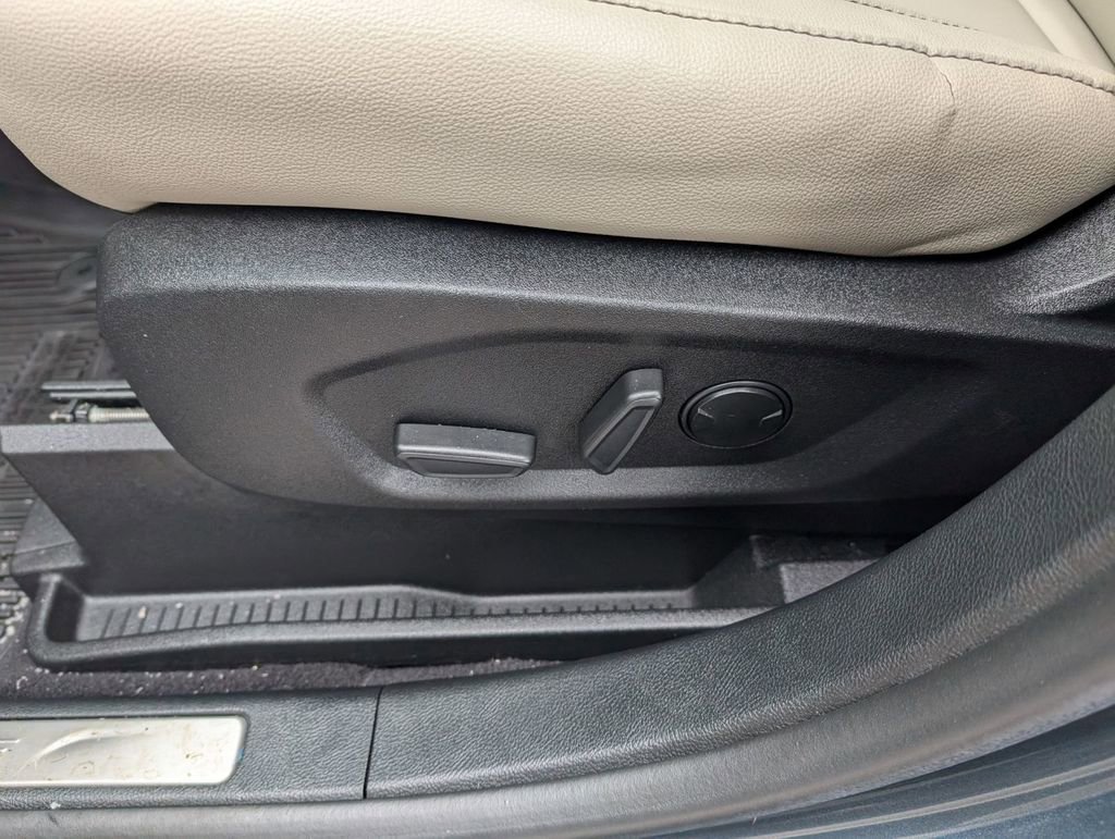 Used 2023 Ford Edge Titanium image 16