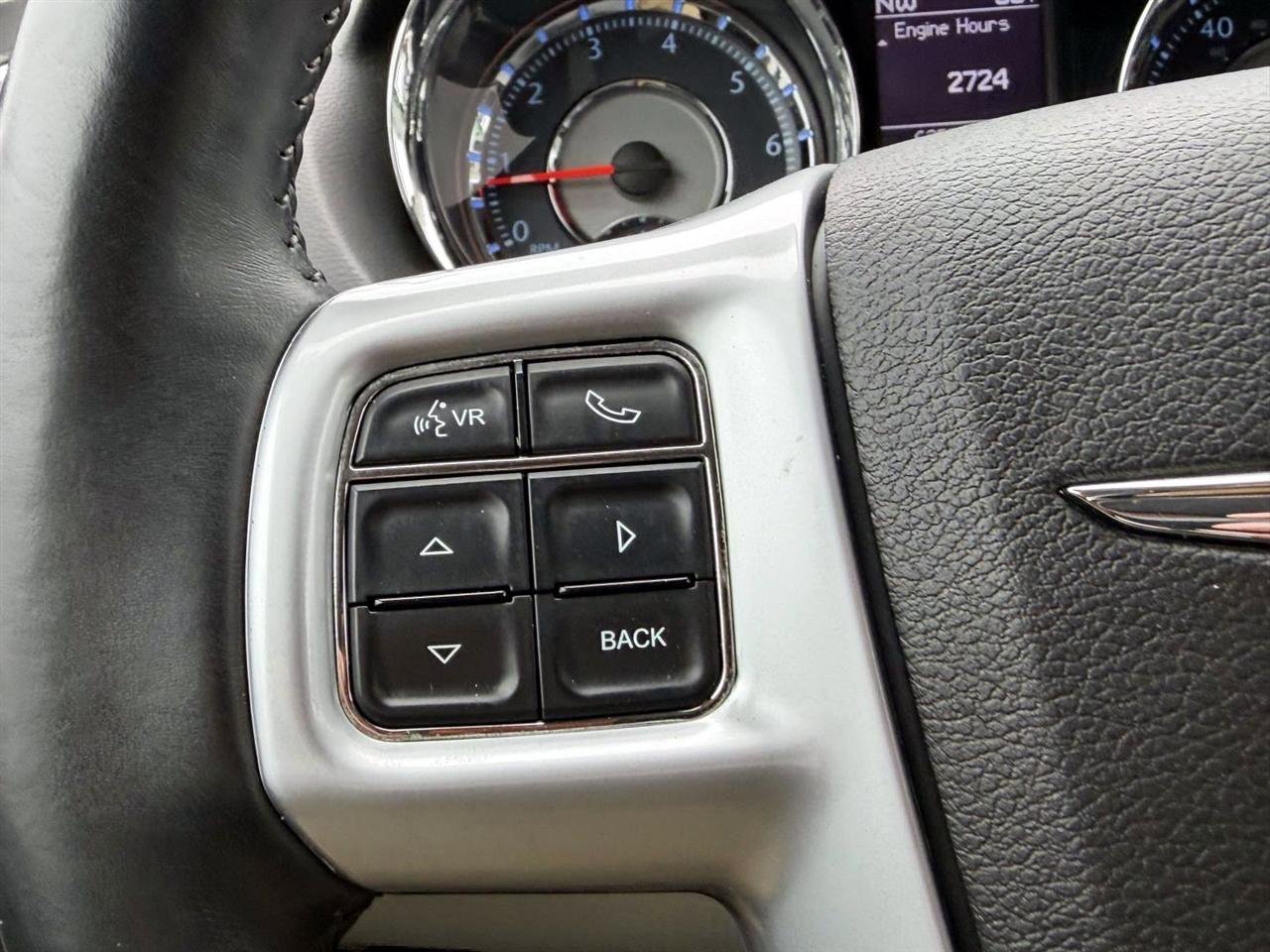 Used 2013 Chrysler Town & Country Touring-L w/ Driver Convenience Group FWD image 30