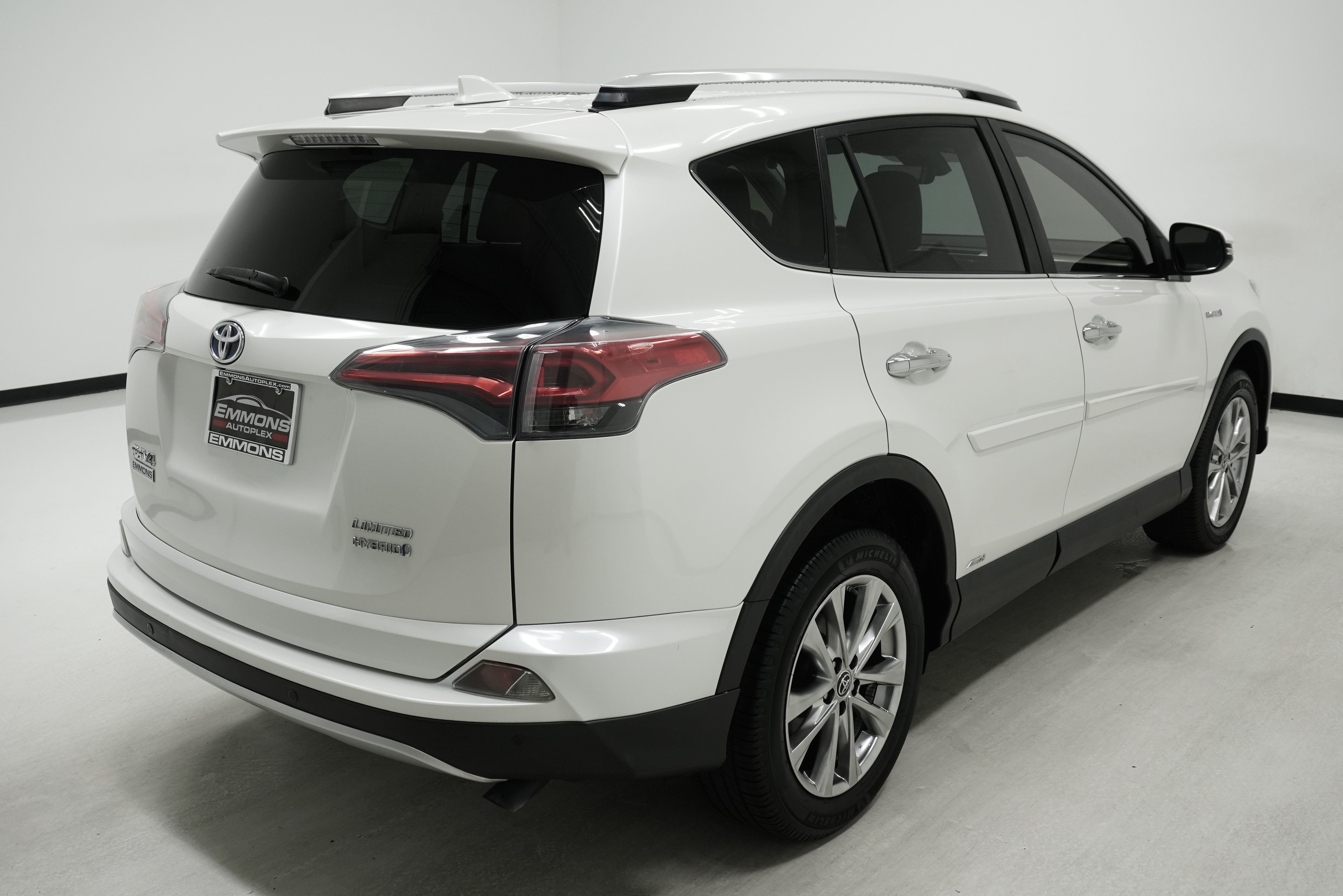 Used 2016 Toyota RAV4 Limited w/ Advanced Technology Package AWD/4WD image 3