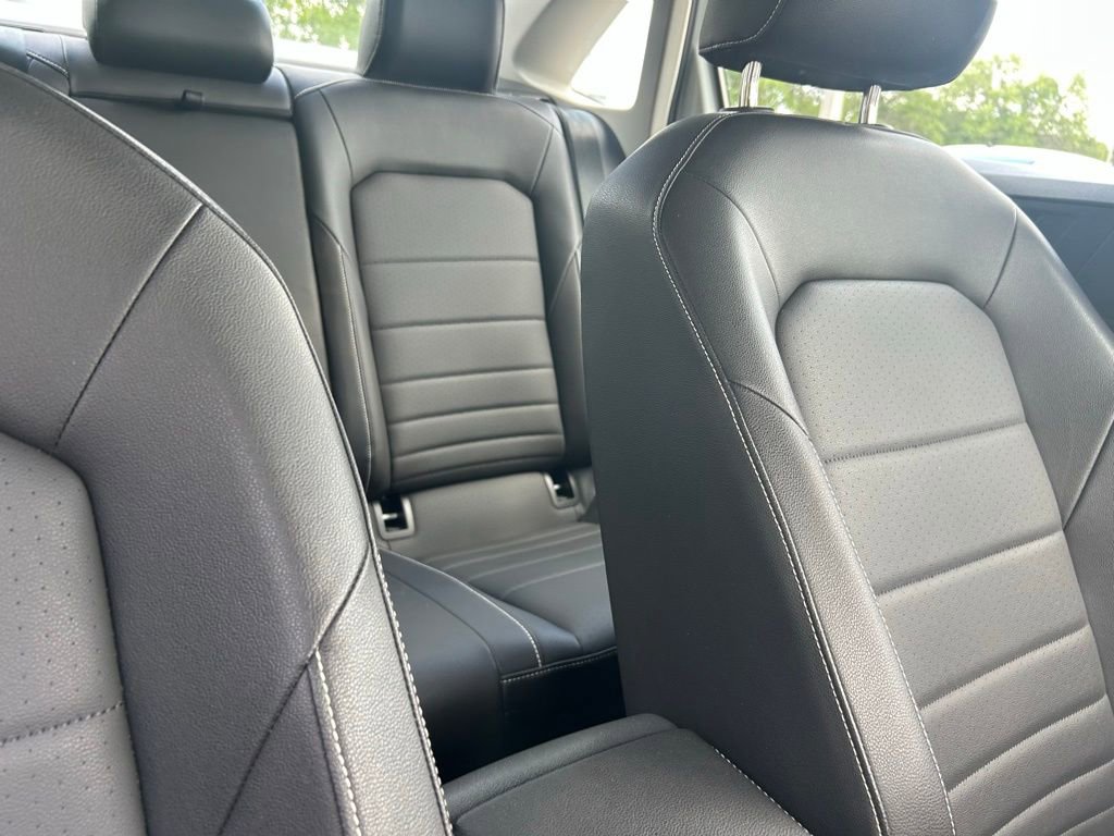 Used 2023 Volkswagen Jetta SE image 37