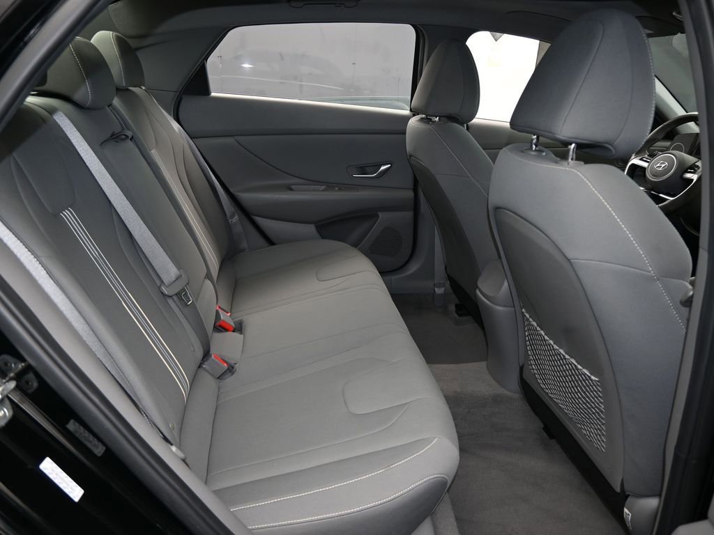 Used 2022 Hyundai Elantra SEL w/ Convenience + Premium Package image 39