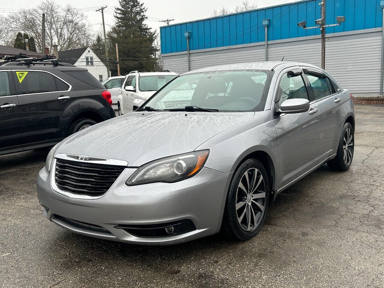 Used 2013 Chrysler 200 Touring w/ Cold Weather Group image 2